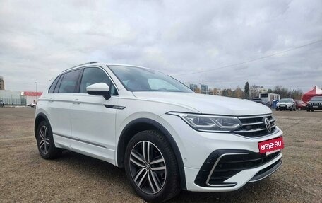 Volkswagen Tiguan II, 2021 год, 4 800 000 рублей, 23 фотография