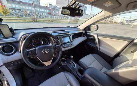 Toyota RAV4, 2014 год, 2 200 000 рублей, 6 фотография