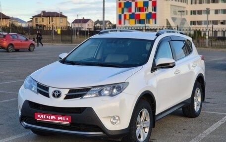 Toyota RAV4, 2014 год, 2 200 000 рублей, 2 фотография