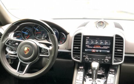 Porsche Cayenne III, 2017 год, 4 300 000 рублей, 16 фотография