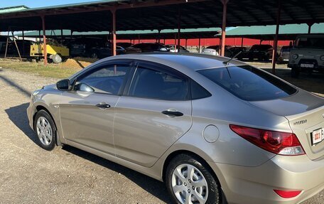 Hyundai Solaris II рестайлинг, 2011 год, 920 000 рублей, 7 фотография