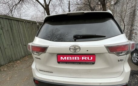 Toyota Highlander III, 2015 год, 3 050 000 рублей, 3 фотография