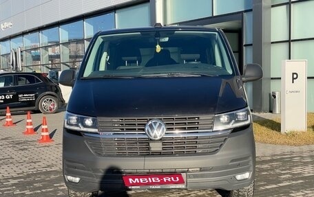 Volkswagen Caravelle T6 рестайлинг, 2020 год, 4 500 000 рублей, 2 фотография