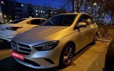 Mercedes-Benz B-Класс, 2018 год, 1 890 000 рублей, 2 фотография