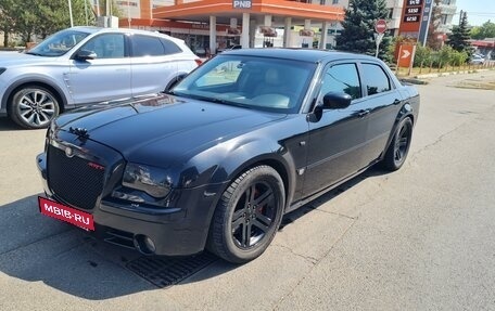 Chrysler 300C II, 2005 год, 1 500 000 рублей, 2 фотография