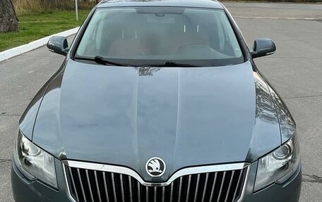 Skoda Superb III рестайлинг, 2014 год, 1 390 000 рублей, 1 фотография