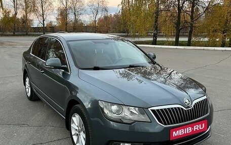 Skoda Superb III рестайлинг, 2014 год, 1 390 000 рублей, 2 фотография