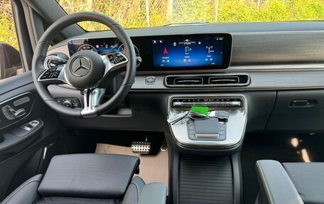 Mercedes-Benz V-Класс, 2023 год, 12 228 000 рублей, 7 фотография