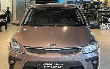 KIA Rio IV, 2018 год, 1 375 000 рублей, 2 фотография