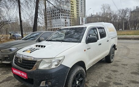 Toyota Hilux VII, 2014 год, 2 390 000 рублей, 2 фотография