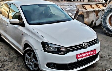 Volkswagen Polo VI (EU Market), 2013 год, 870 000 рублей, 3 фотография