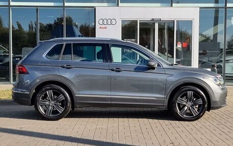 Volkswagen Tiguan II, 2020 год, 3 590 000 рублей, 4 фотография