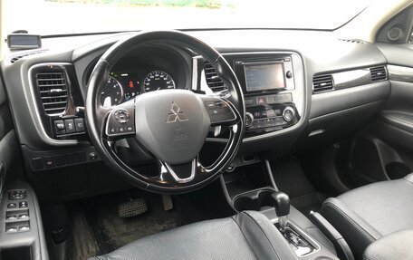 Mitsubishi Outlander III рестайлинг 3, 2015 год, 2 200 000 рублей, 12 фотография