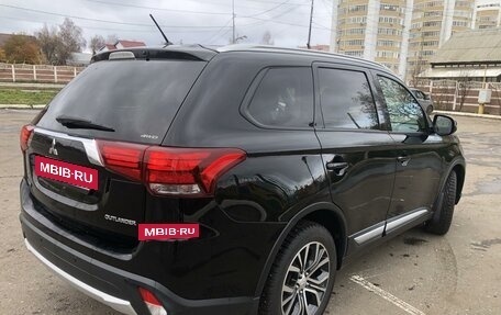 Mitsubishi Outlander III рестайлинг 3, 2015 год, 2 200 000 рублей, 11 фотография