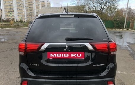 Mitsubishi Outlander III рестайлинг 3, 2015 год, 2 200 000 рублей, 9 фотография