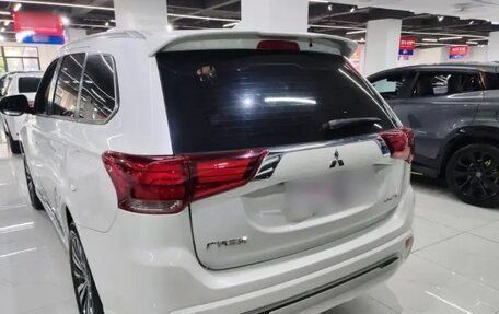 Mitsubishi Outlander III рестайлинг 3, 2021 год, 2 074 000 рублей, 5 фотография