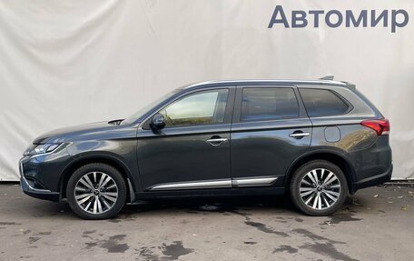 Mitsubishi Outlander III рестайлинг 3, 2021 год, 3 269 000 рублей, 8 фотография