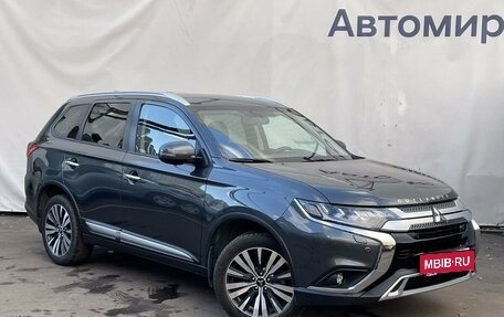 Mitsubishi Outlander III рестайлинг 3, 2021 год, 3 269 000 рублей, 3 фотография