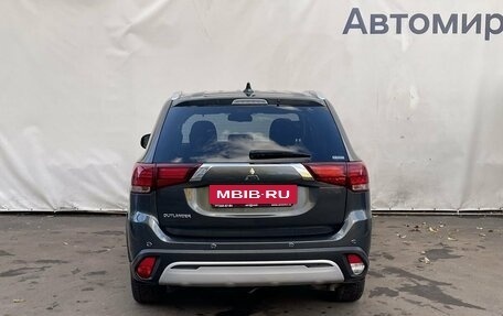 Mitsubishi Outlander III рестайлинг 3, 2021 год, 3 269 000 рублей, 6 фотография