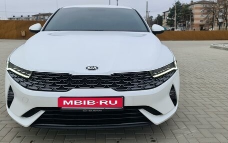 KIA K5, 2021 год, 2 600 000 рублей, 2 фотография