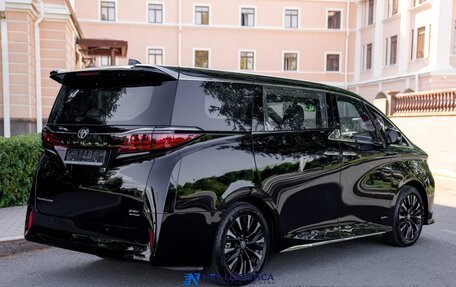 Toyota Alphard, 2024 год, 17 350 000 рублей, 4 фотография