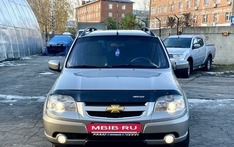 Chevrolet Niva I рестайлинг, 2015 год, 789 000 рублей, 3 фотография