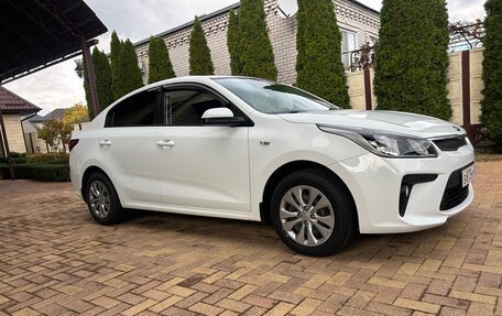 KIA Rio IV, 2018 год, 1 400 000 рублей, 3 фотография