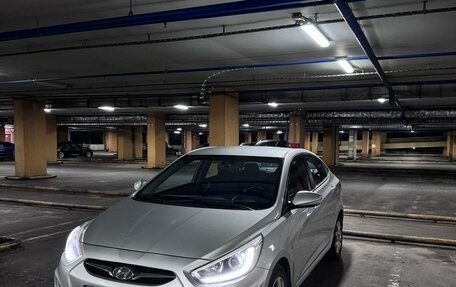 Hyundai Solaris II рестайлинг, 2013 год, 1 300 000 рублей, 3 фотография