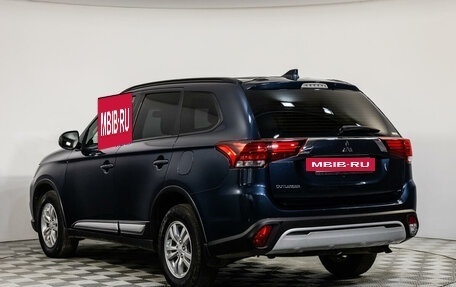 Mitsubishi Outlander III рестайлинг 3, 2021 год, 2 169 000 рублей, 7 фотография