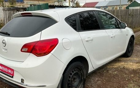 Opel Astra J, 2012 год, 700 000 рублей, 3 фотография