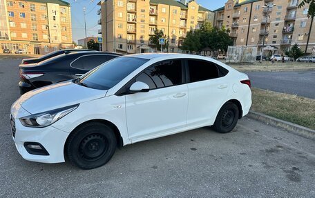 Hyundai Solaris II рестайлинг, 2018 год, 850 000 рублей, 4 фотография