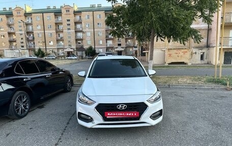 Hyundai Solaris II рестайлинг, 2018 год, 850 000 рублей, 3 фотография