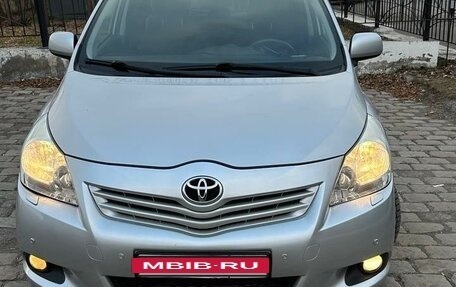 Toyota Verso I, 2011 год, 1 395 000 рублей, 3 фотография