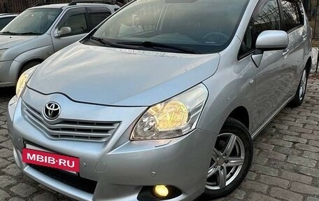 Toyota Verso I, 2011 год, 1 395 000 рублей, 2 фотография