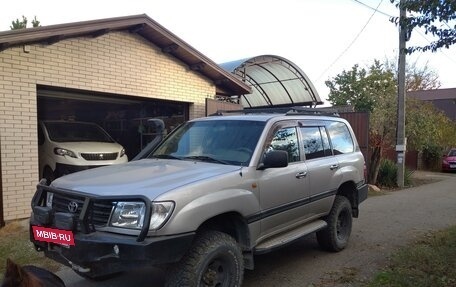 Toyota Land Cruiser 100 рестайлинг 2, 2002 год, 3 500 000 рублей, 2 фотография