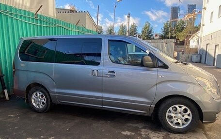 Hyundai Grand Starex Grand Starex I рестайлинг 2, 2012 год, 1 800 000 рублей, 2 фотография