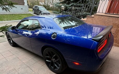 Dodge Challenger III рестайлинг 2, 2021 год, 5 499 999 рублей, 2 фотография