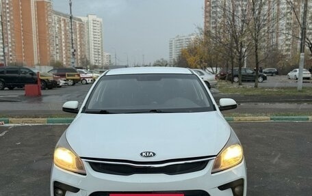 KIA Rio IV, 2018 год, 810 000 рублей, 6 фотография