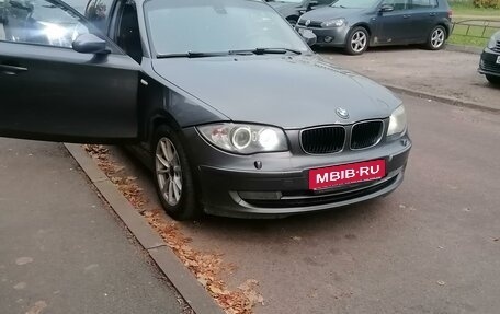 BMW 1 серия, 2007 год, 630 000 рублей, 13 фотография