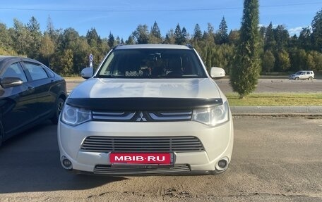 Mitsubishi Outlander III рестайлинг 3, 2013 год, 1 400 000 рублей, 1 фотография