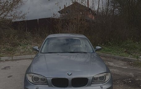 BMW 1 серия, 2007 год, 800 000 рублей, 1 фотография