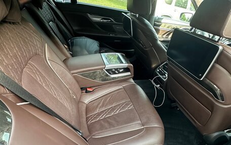 BMW 7 серия, 2017 год, 4 700 000 рублей, 8 фотография