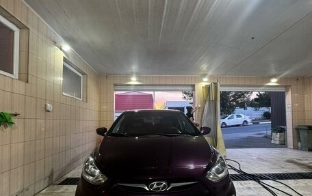 Hyundai Solaris II рестайлинг, 2011 год, 980 000 рублей, 2 фотография