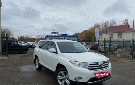 Toyota Highlander III, 2011 год, 2 100 000 рублей, 2 фотография