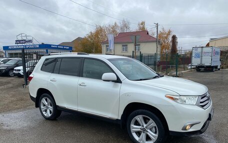 Toyota Highlander III, 2011 год, 2 100 000 рублей, 5 фотография