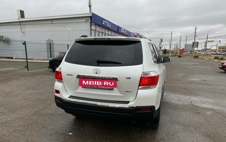 Toyota Highlander III, 2011 год, 2 100 000 рублей, 11 фотография