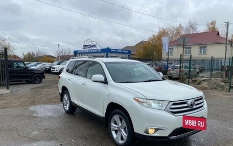 Toyota Highlander III, 2011 год, 2 100 000 рублей, 4 фотография