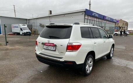 Toyota Highlander III, 2011 год, 2 100 000 рублей, 10 фотография