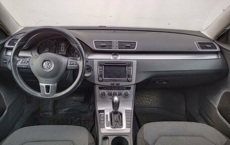 Volkswagen Passat B7, 2011 год, 1 070 000 рублей, 12 фотография