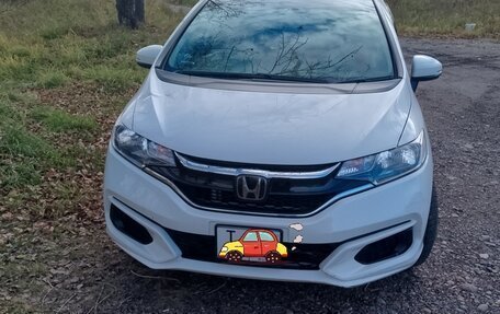 Honda Fit III, 2018 год, 1 300 000 рублей, 3 фотография